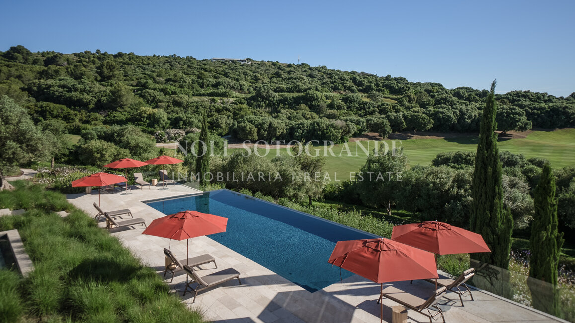 Ikonisches Wohnen in erster Golflinie