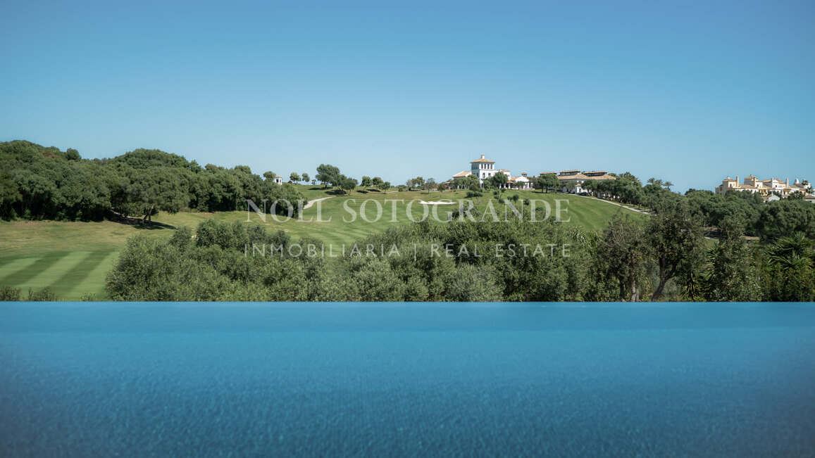 Ikonisches Wohnen in erster Golflinie