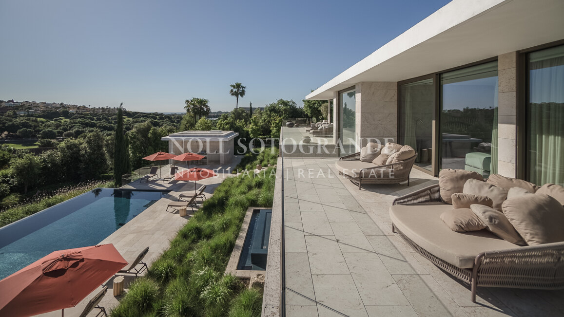 Ikonisches Wohnen in erster Golflinie