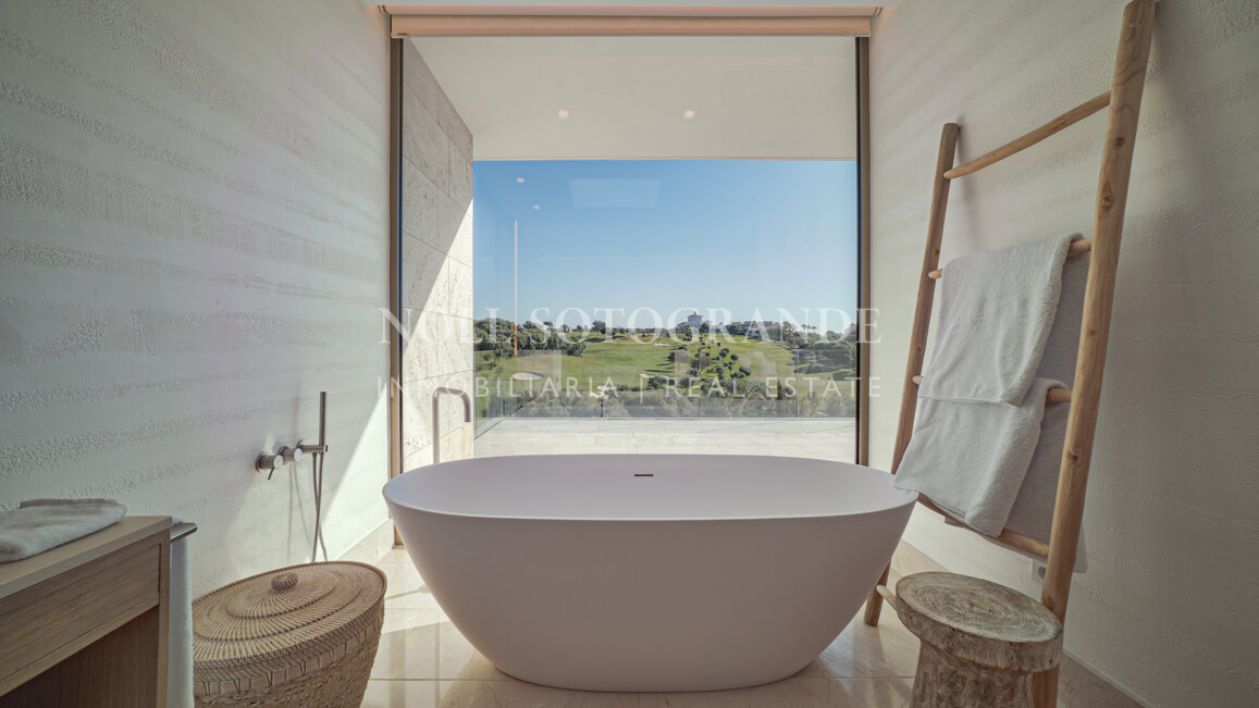 Ikonisches Wohnen in erster Golflinie