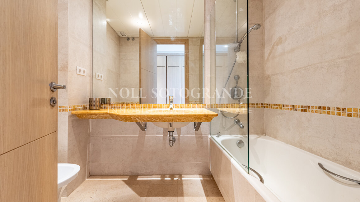 Erdgeschoss-Wohnung in Ribera del Marlin, Sotogrande