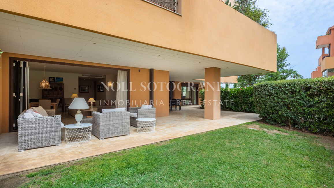 Erdgeschoss-Wohnung in Ribera del Marlin, Sotogrande
