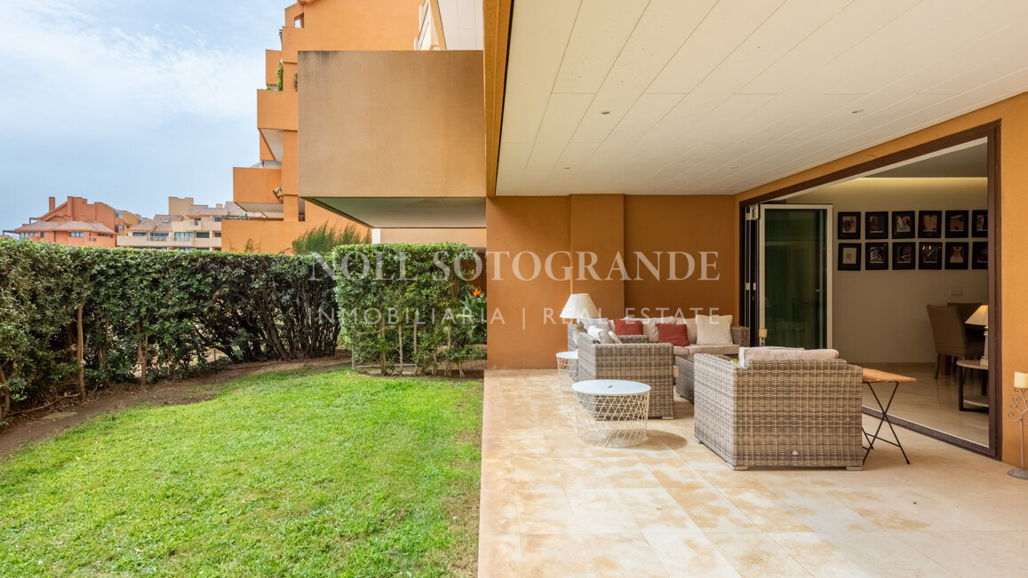 Erdgeschoss-Wohnung in Ribera del Marlin, Sotogrande