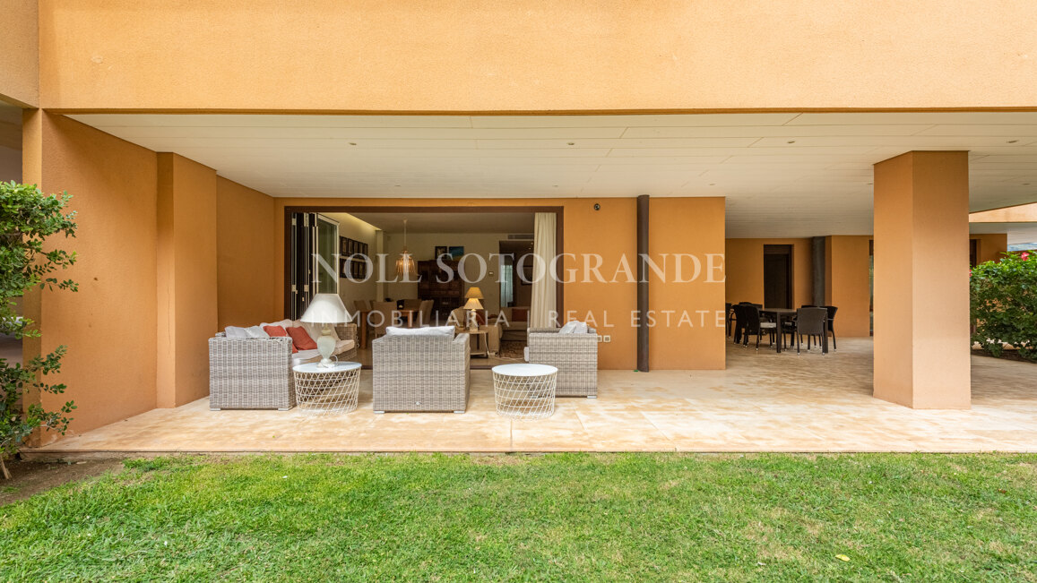 Erdgeschoss-Wohnung in Ribera del Marlin, Sotogrande