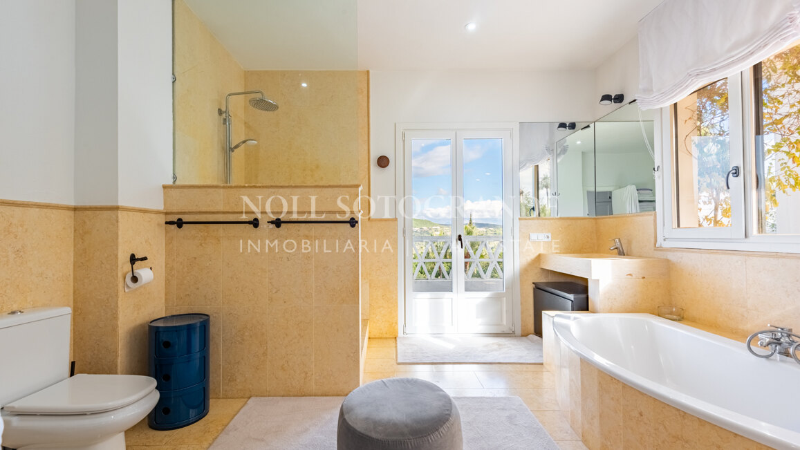 Charming Villa for sale in family -friendly location