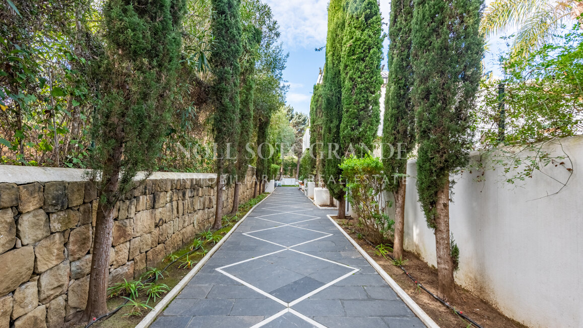 Charming Villa for sale in family -friendly location