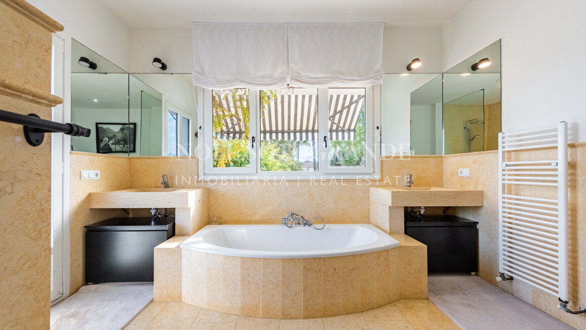 Charming Villa for sale in family -friendly location