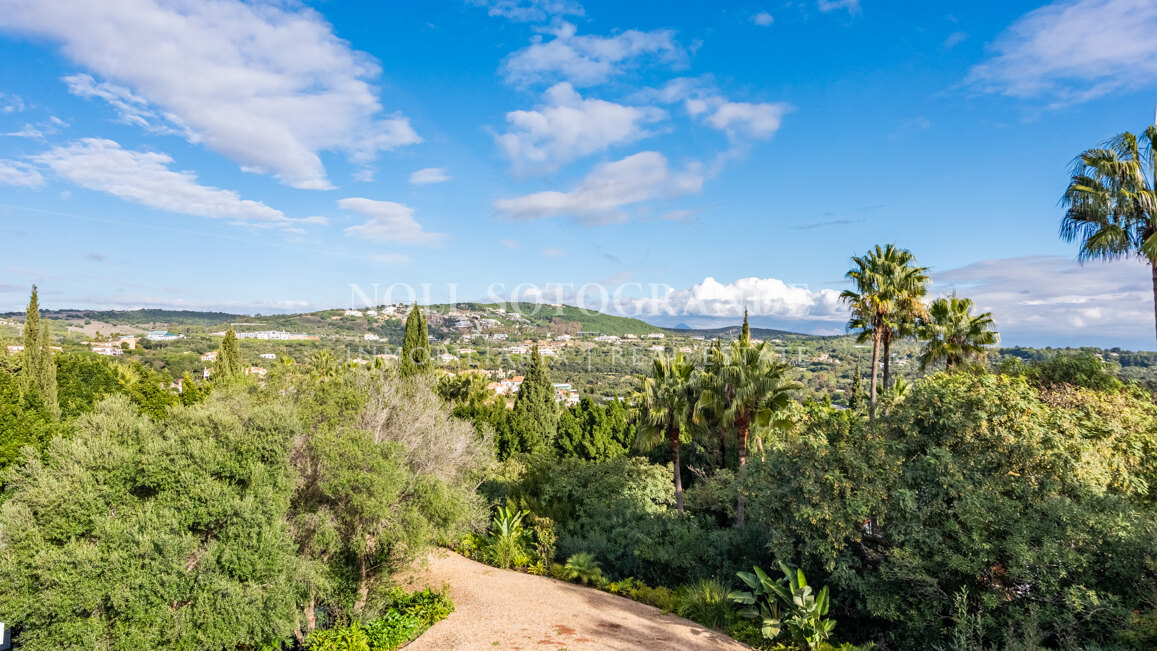 Charming Villa for sale in family -friendly location