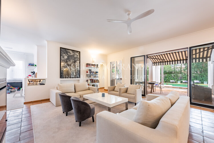 Charming Villa for sale in family -friendly location