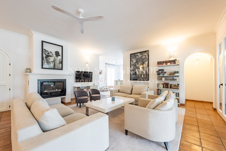 Charming Villa for sale in family -friendly location