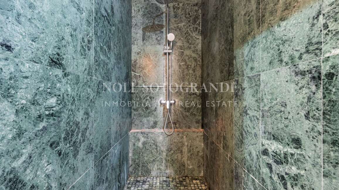 Charming Villa for sale in family -friendly location