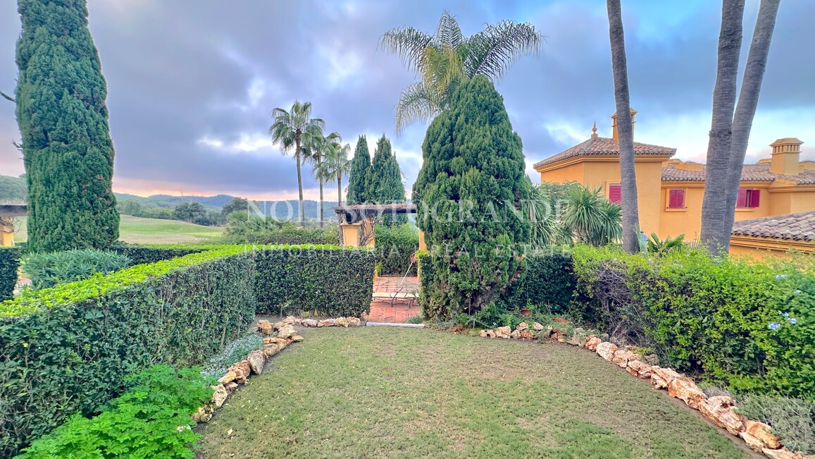 Reihenhaus in Los Cármenes, Sotogrande Alto