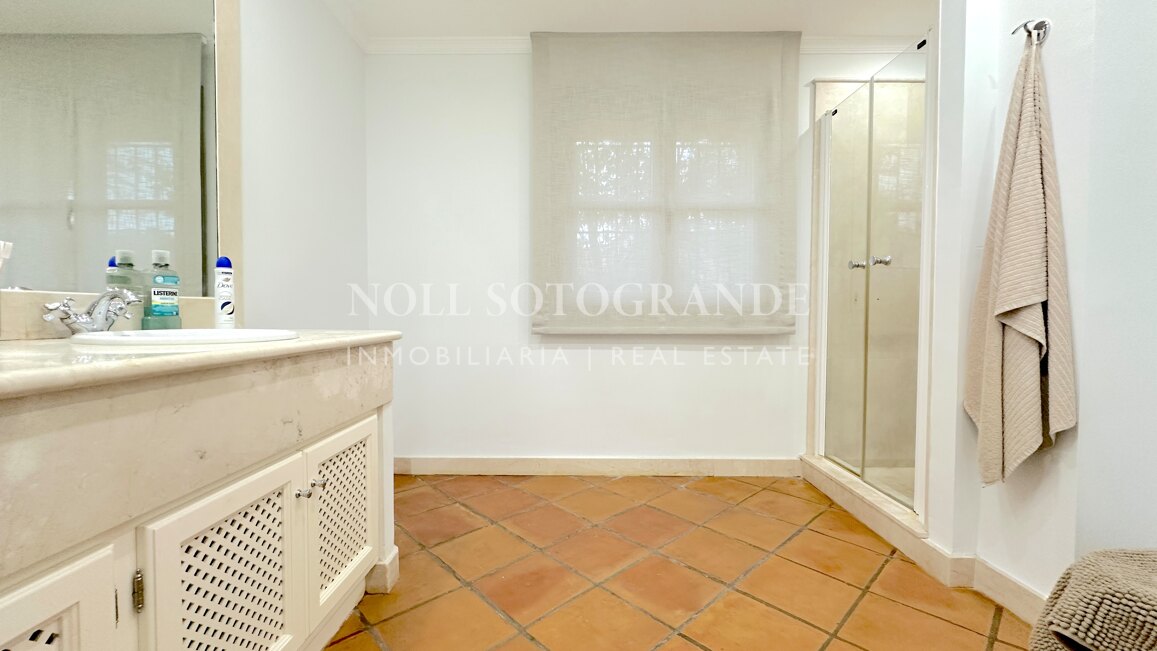 Reihenhaus in Los Cármenes, Sotogrande Alto