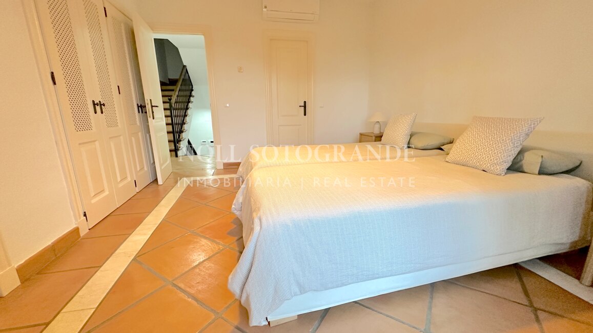 Reihenhaus in Los Cármenes, Sotogrande Alto