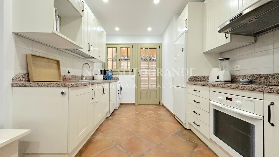 Reihenhaus in Los Cármenes, Sotogrande Alto