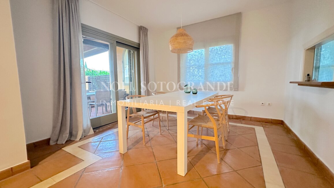 Reihenhaus in Los Cármenes, Sotogrande Alto