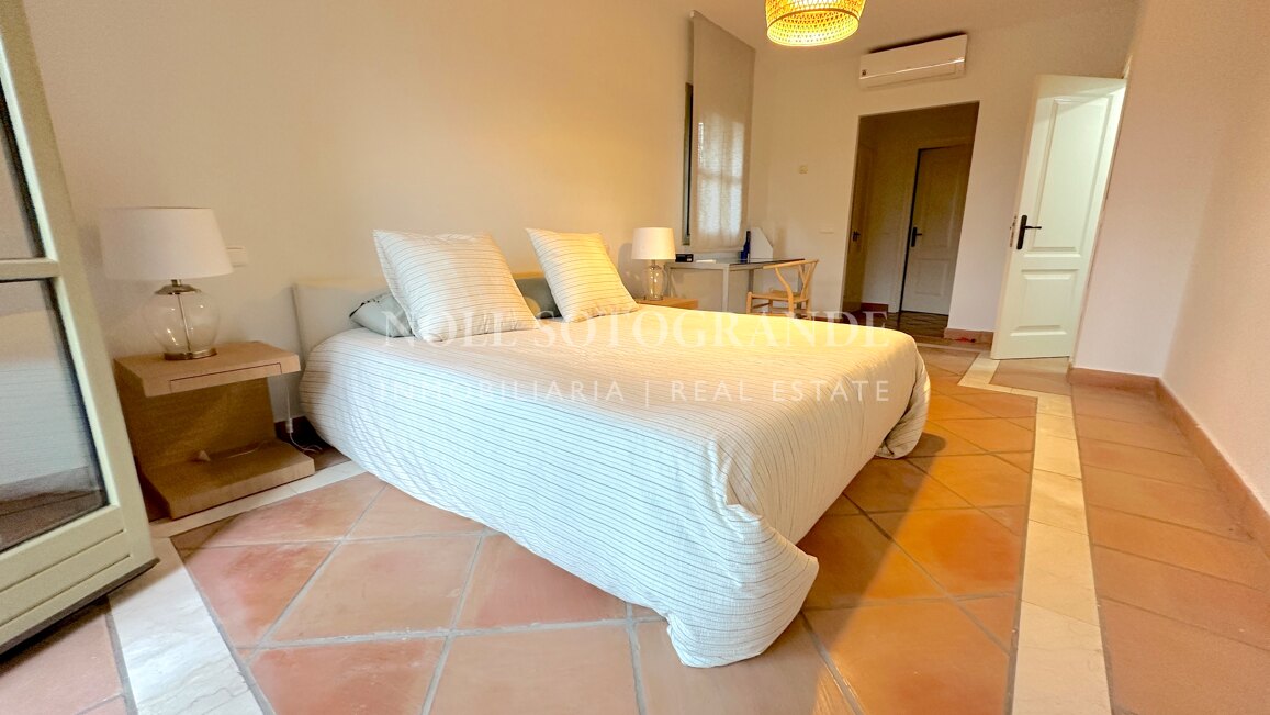 Reihenhaus in Los Cármenes, Sotogrande Alto