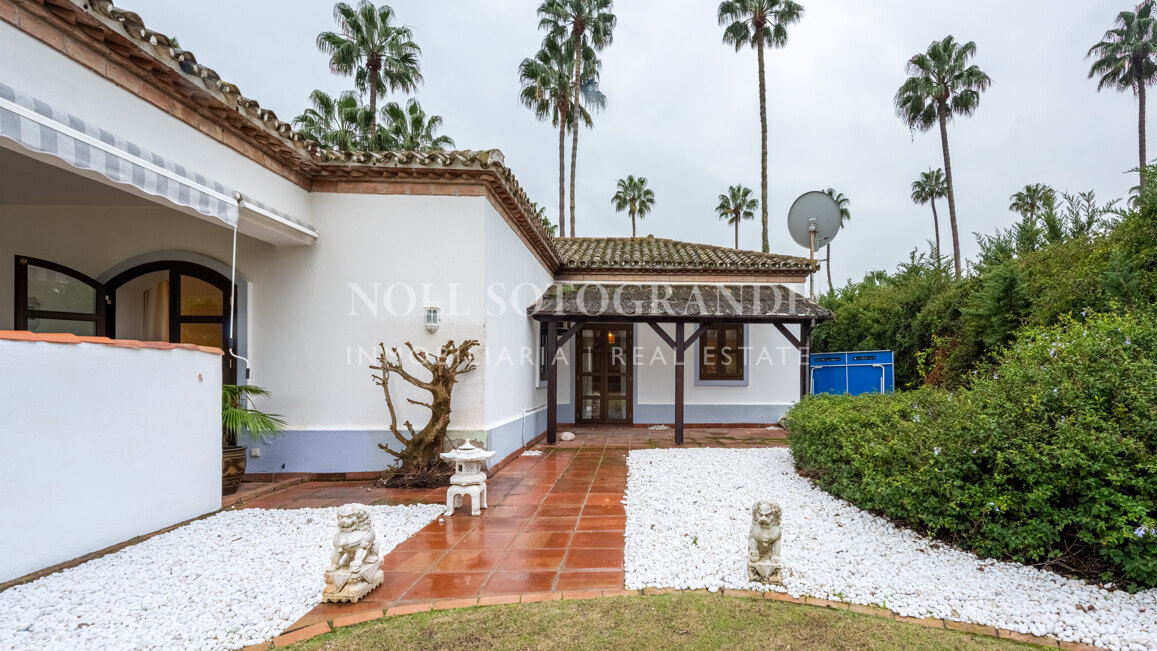 Elegante Villa mit 5 Schlafzimmern zur Langzeitmiete in Kings and Queens, Sotogrande Costa