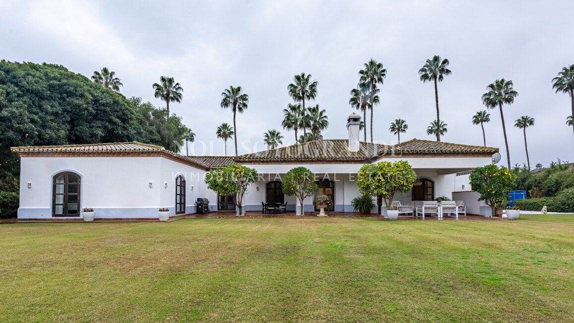 Elegante Villa mit 5 Schlafzimmern zur Langzeitmiete in Kings and Queens, Sotogrande Costa