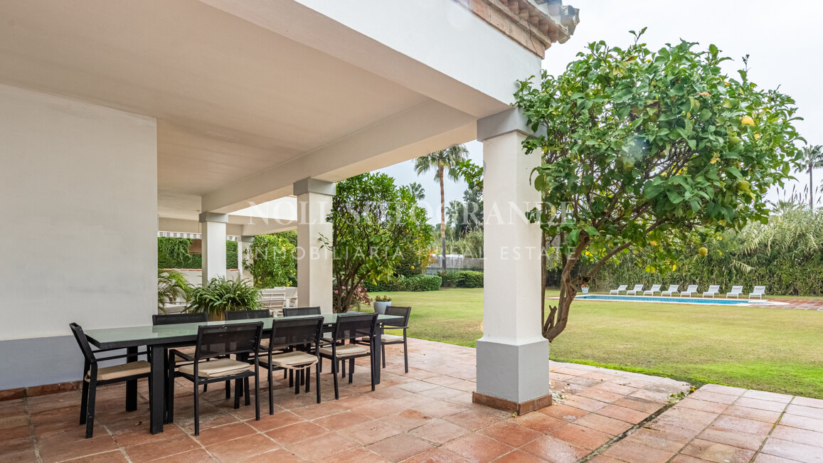 Elegante Villa mit 5 Schlafzimmern zur Langzeitmiete in Kings and Queens, Sotogrande Costa