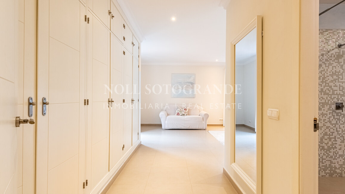 Elegante Villa mit 5 Schlafzimmern zur Langzeitmiete in Kings and Queens, Sotogrande Costa