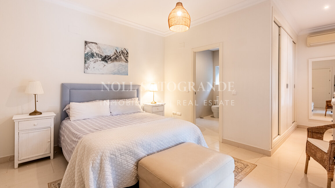 Elegante Villa mit 5 Schlafzimmern zur Langzeitmiete in Kings and Queens, Sotogrande Costa