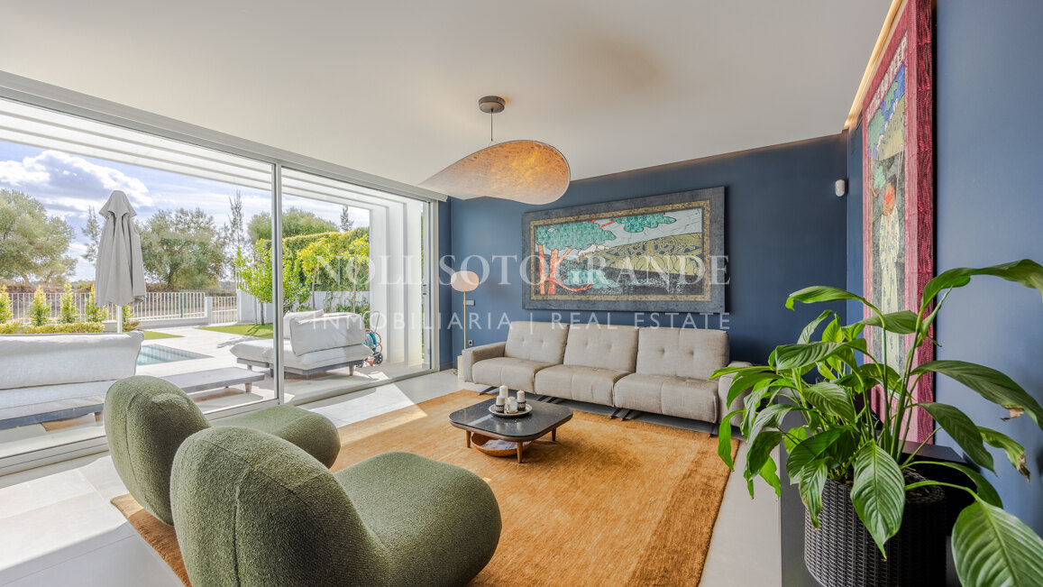 Front line golf property -semi-detached villa for sale