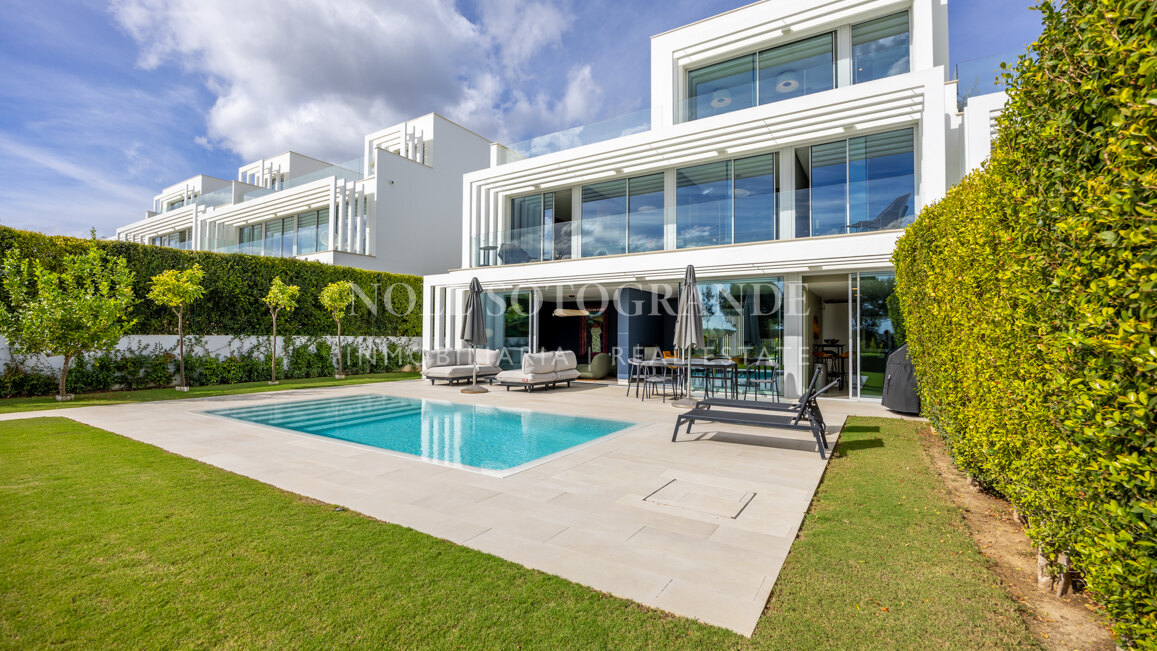 Front line golf property -semi-detached villa for sale