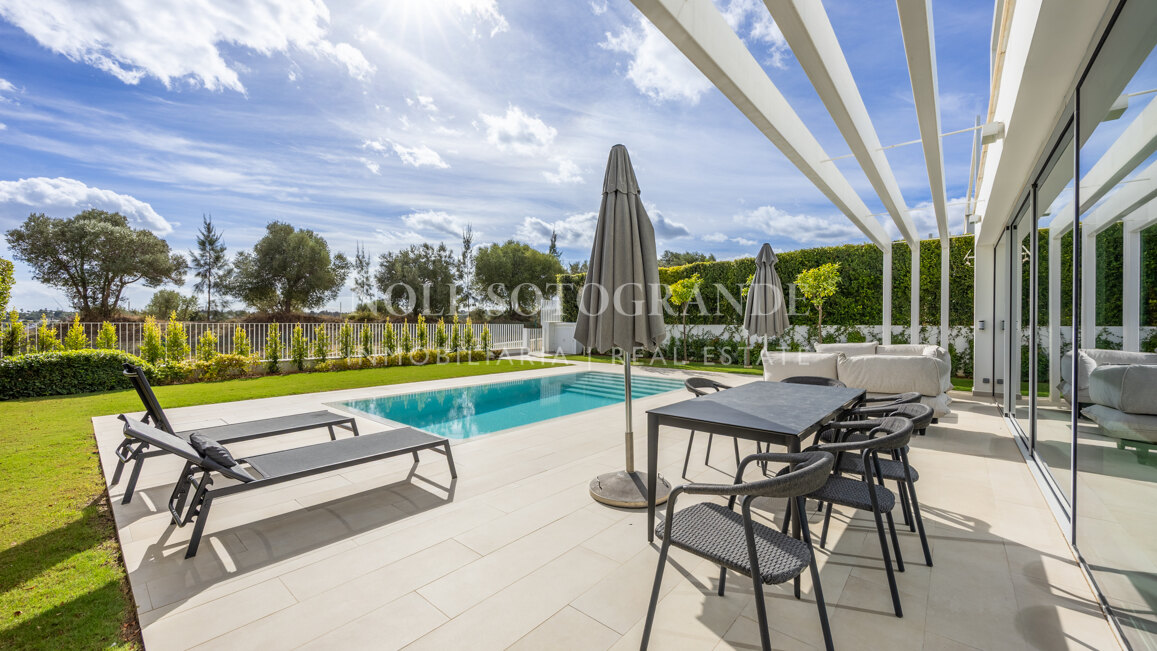 Front line golf property -semi-detached villa for sale