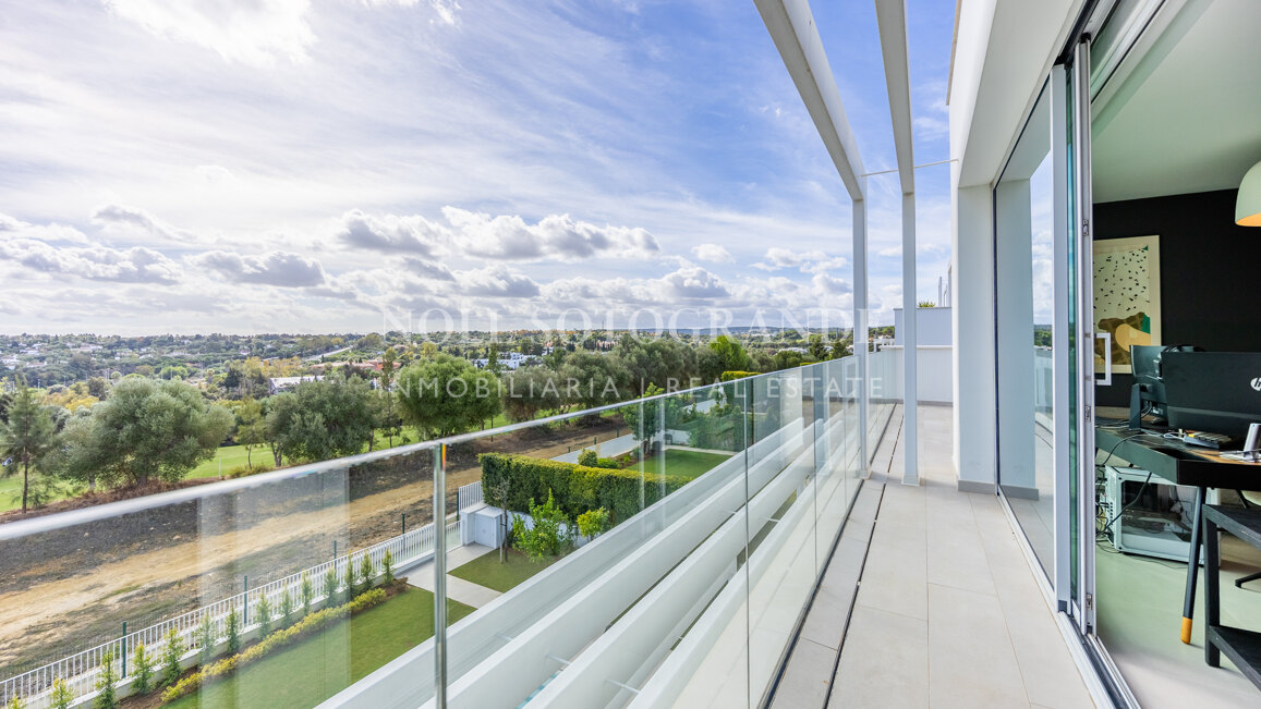 Front line golf property -semi-detached villa for sale