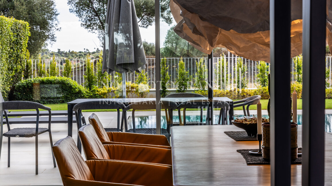 Front line golf property -semi-detached villa for sale