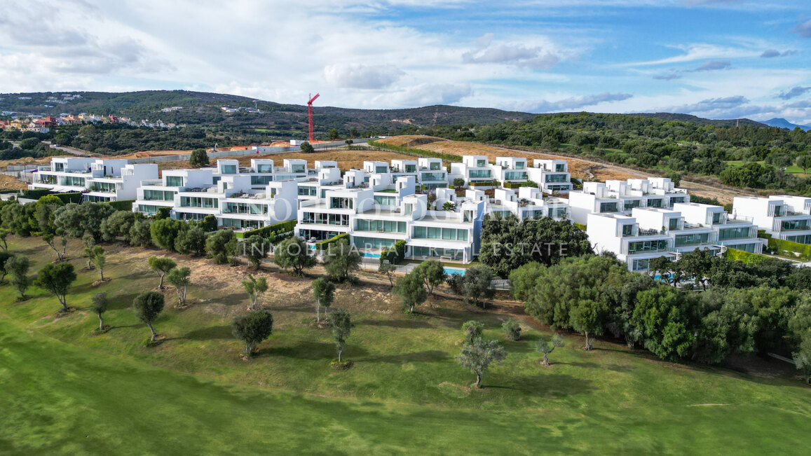 Front line golf property -semi-detached villa for sale