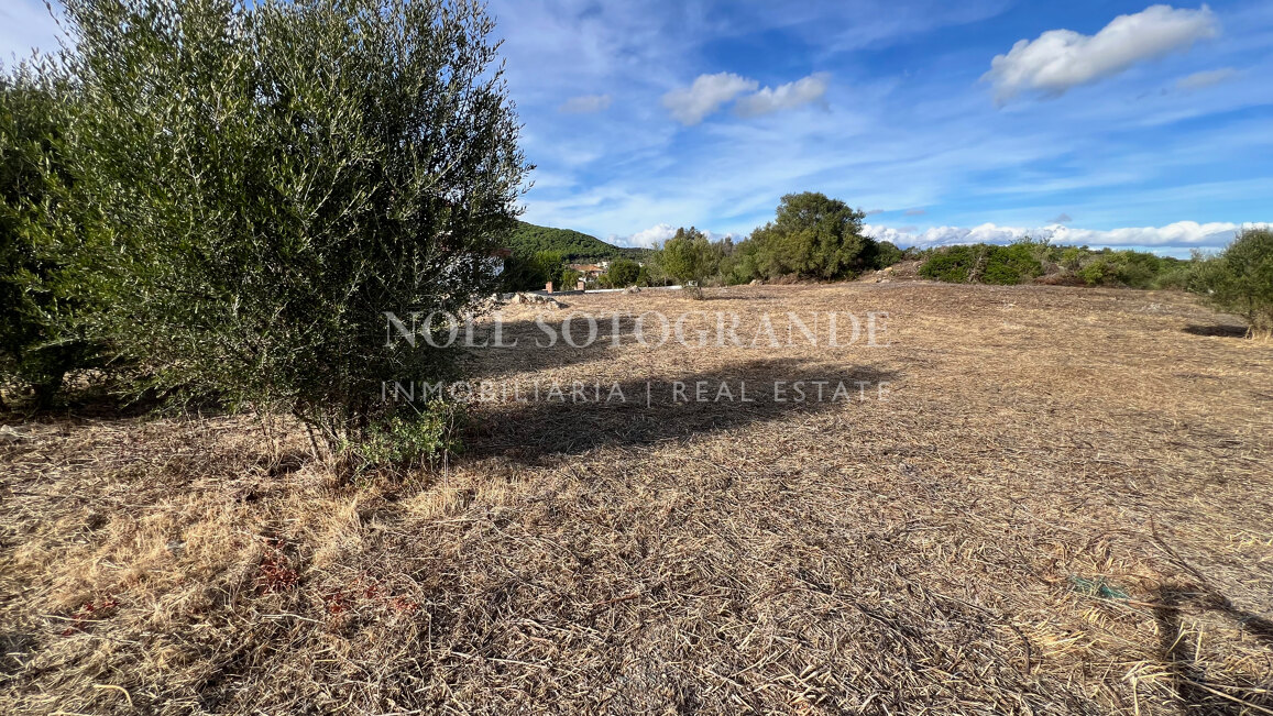 Building plot with sea views available for sale in La Reserva