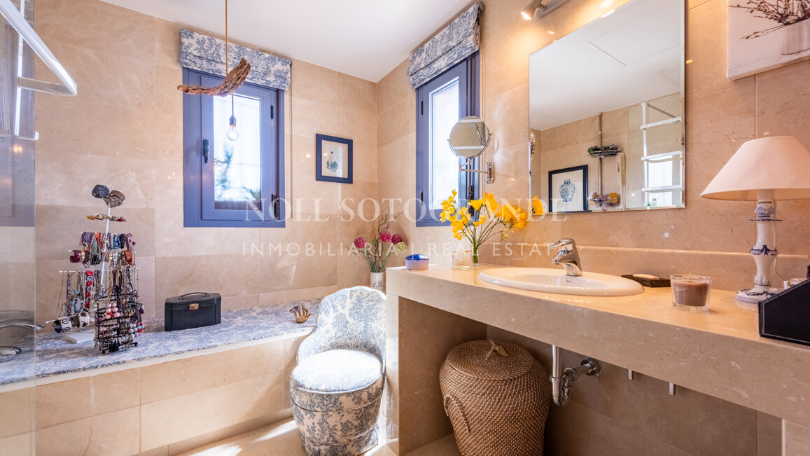 Sotogrande Costa - Casa familiar con piscina y terrazas – 6 dormitorios