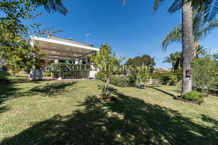 Sotogrande Costa - Casa familiar con piscina y terrazas – 6 dormitorios