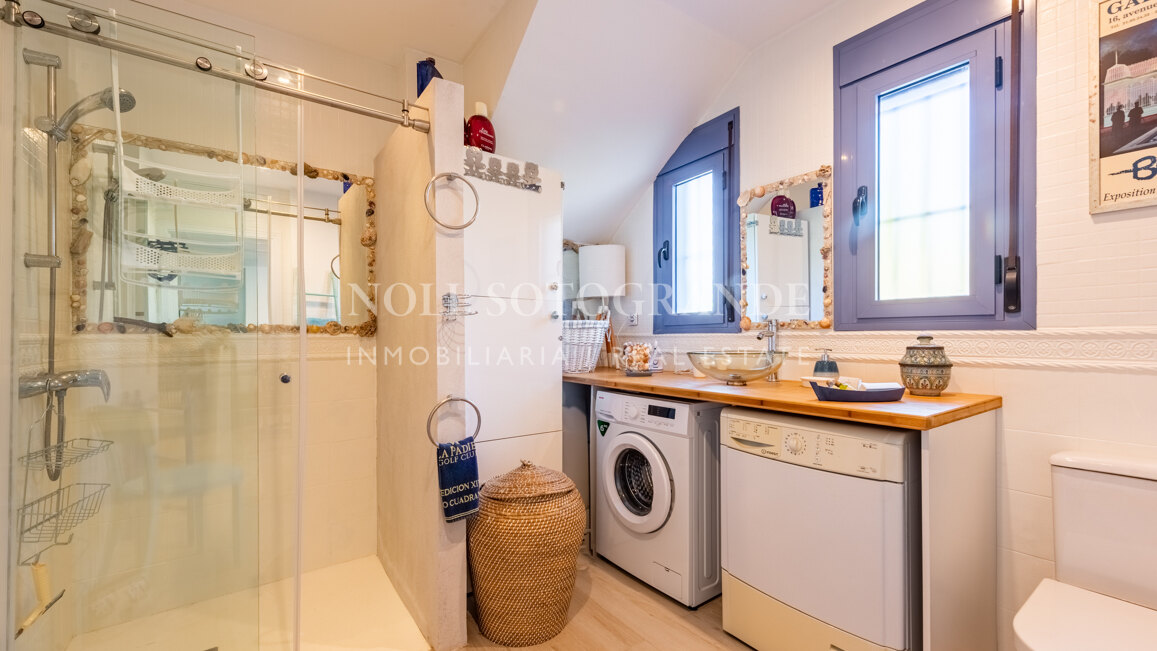 Sotogrande Costa - Casa familiar con piscina y terrazas – 6 dormitorios