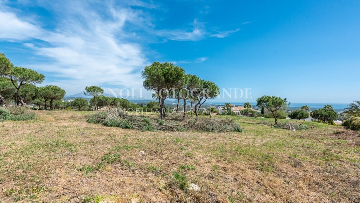 Erstklassiges Baugrundstück mit Meerblick in Sotogrande Alto (Zona G).