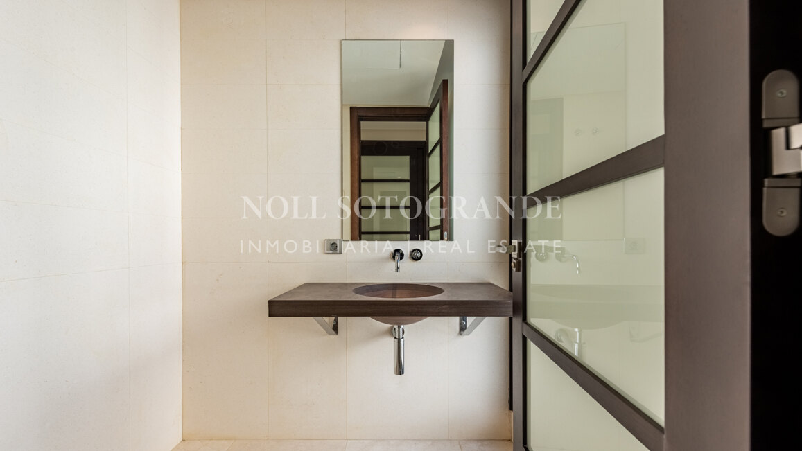 Spacious luxury Penthouse for sale Hacienda Valderrama