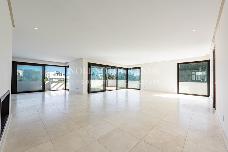 Spacious luxury Penthouse for sale Hacienda Valderrama