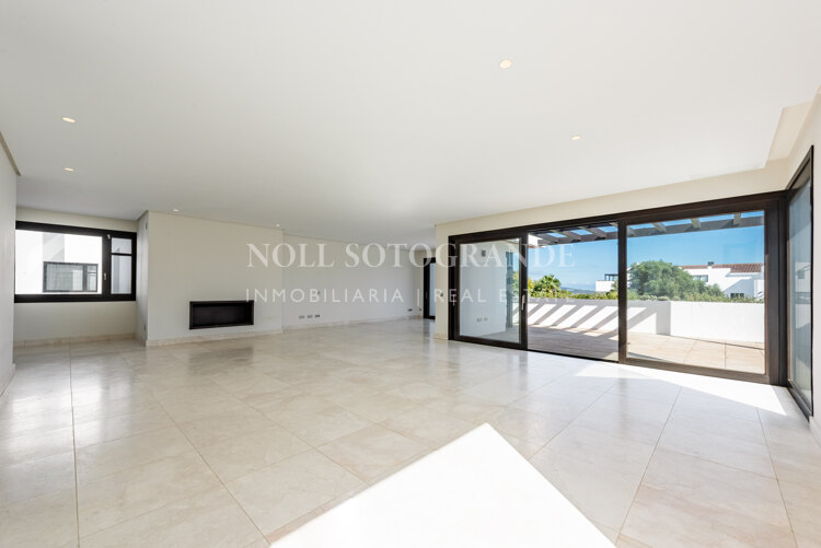 Spacious luxury Penthouse for sale Hacienda Valderrama