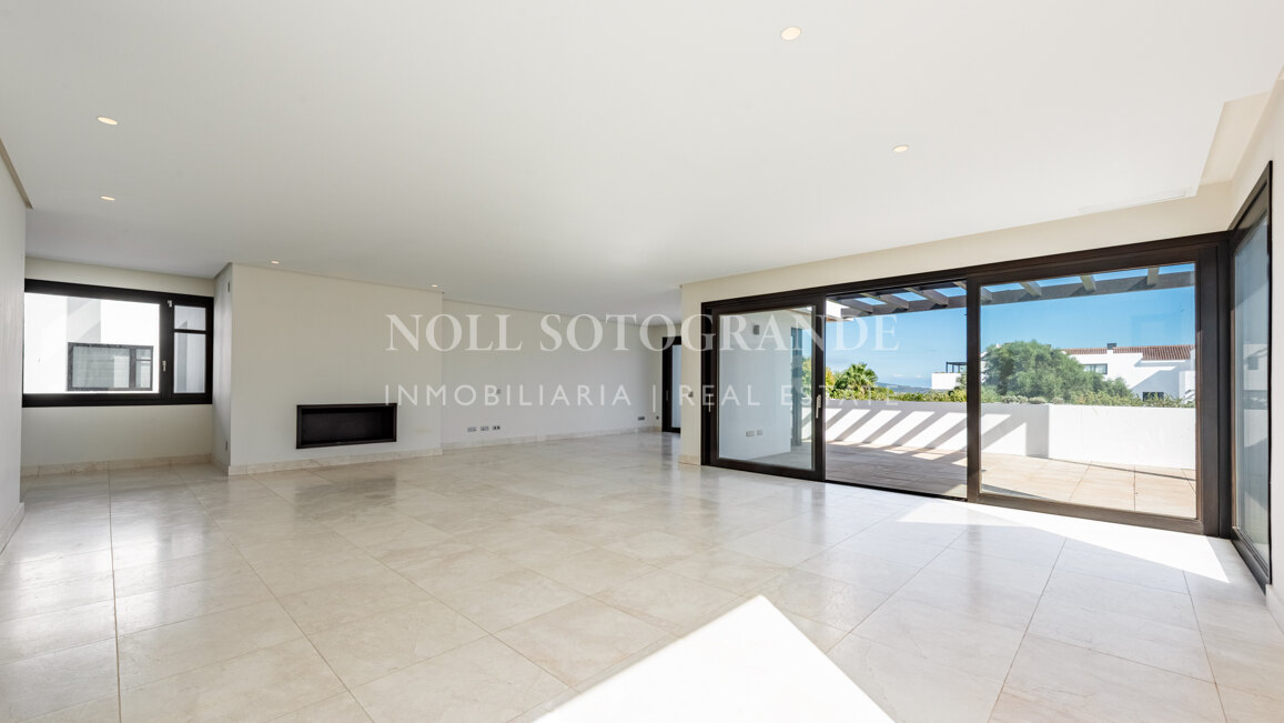 Spacious luxury Penthouse for sale Hacienda Valderrama