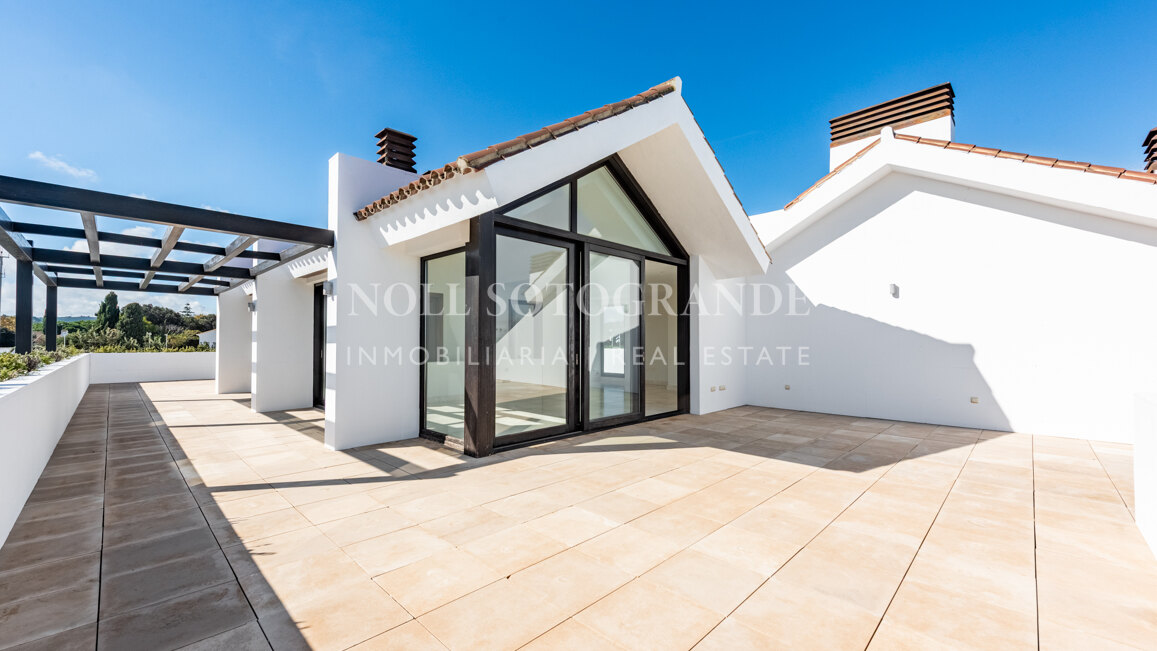 Spacious luxury Penthouse for sale Hacienda Valderrama