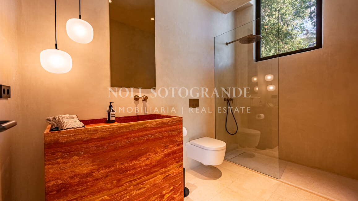 Exklusive Villa in Sotogrande Costa mit Pool zur saisonalen Vermietung verfügbar