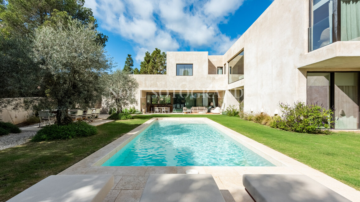 Exklusive Villa in Sotogrande Costa mit Pool zur saisonalen Vermietung verfügbar