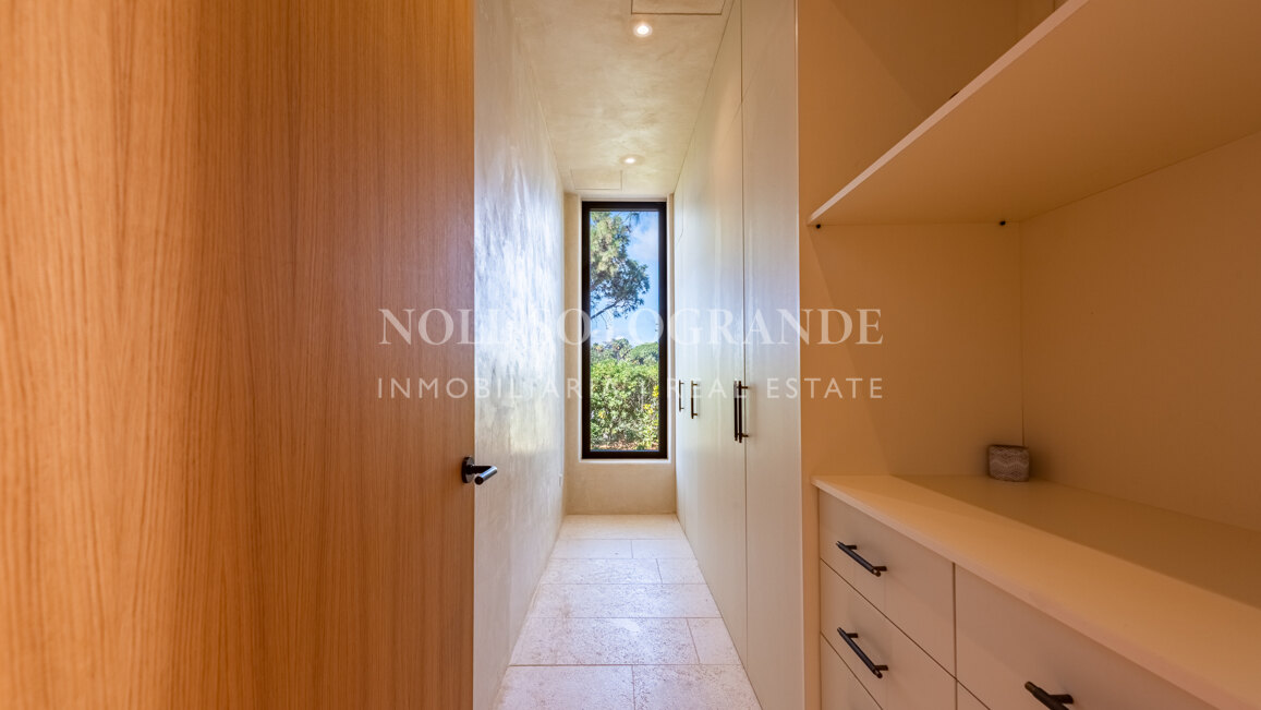 Exklusive Villa in Sotogrande Costa mit Pool zur saisonalen Vermietung verfügbar