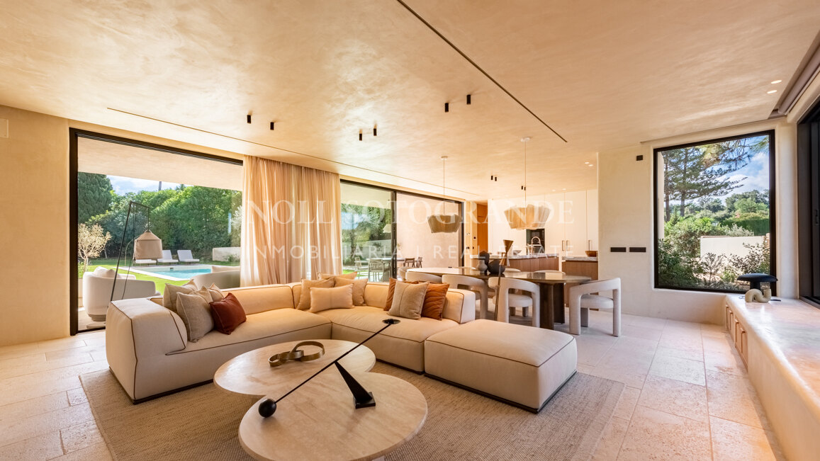 Exklusive Villa in Sotogrande Costa mit Pool zur saisonalen Vermietung verfügbar
