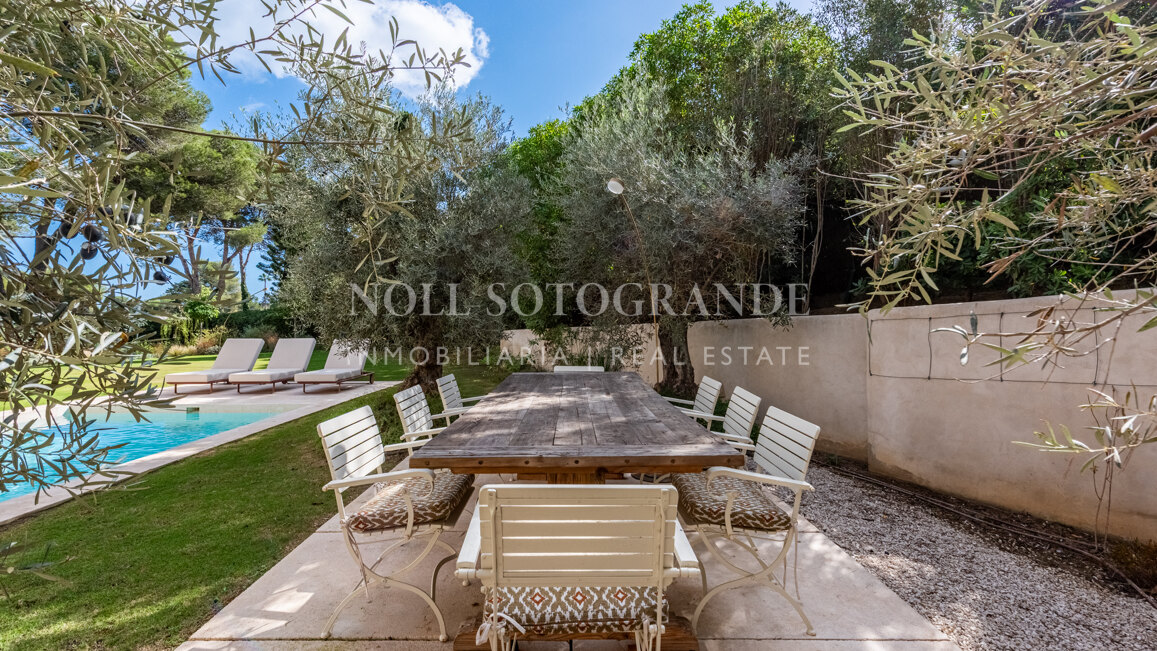 Exklusive Villa in Sotogrande Costa mit Pool zur saisonalen Vermietung verfügbar