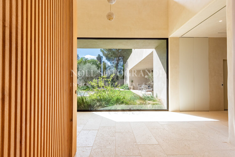 Exklusive Villa in Sotogrande Costa mit Pool zur saisonalen Vermietung verfügbar