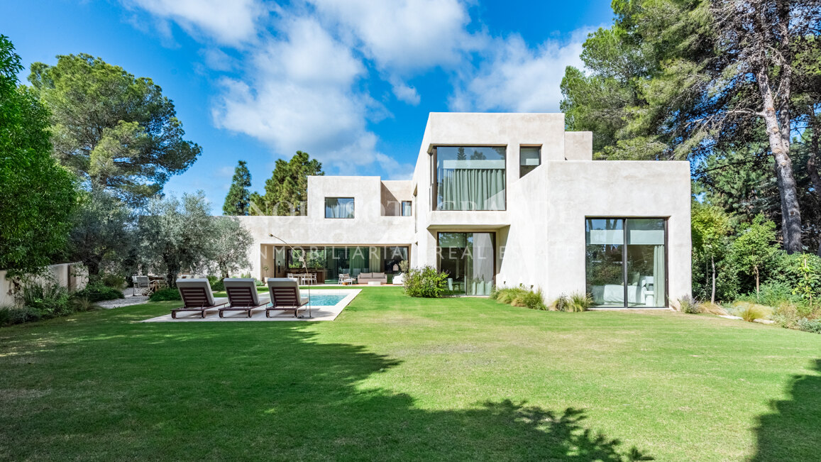 Exklusive Villa in Sotogrande Costa mit Pool zur saisonalen Vermietung verfügbar