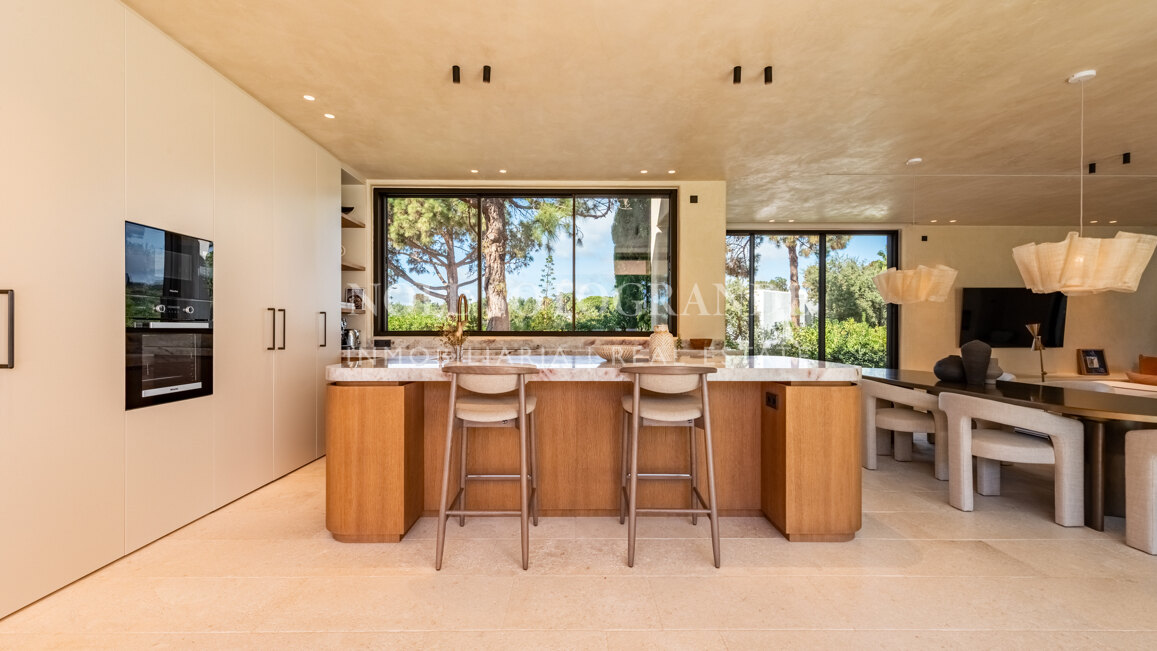 Exklusive Villa in Sotogrande Costa mit Pool zur saisonalen Vermietung verfügbar